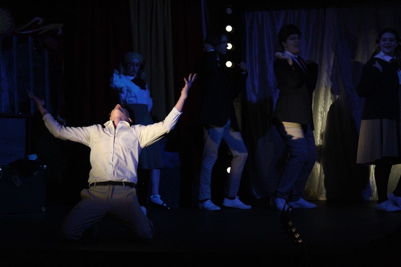 Misha sings of his love, Talia